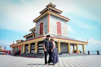 romantic himachal pradesh couple escape