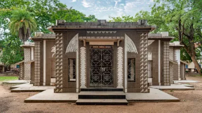 Shantiniketan art, red earth and cultural retreat