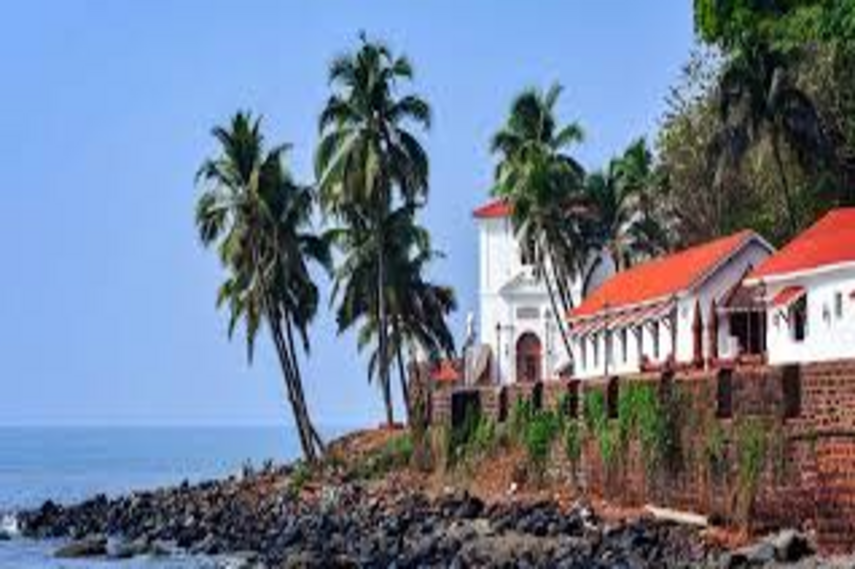 Luxury Hotels in North Goa: Best 5-Star Resorts Near Baga and Candolim with TripLodgeUniverse